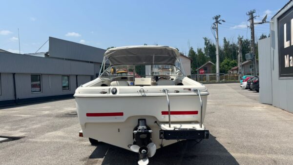 Bayliner 2150 Capri Classic 5.0L Bowrider - imagine 6