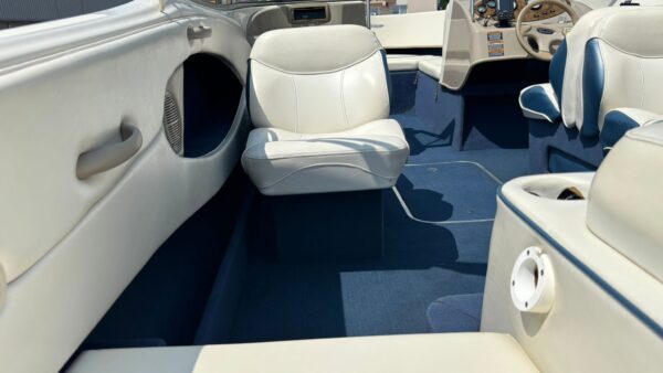 Bayliner 2150 Capri Classic 5.0L Bowrider - imagine 8